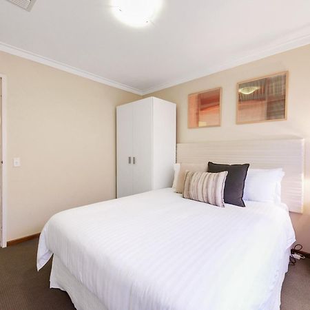 Swan River Apartment パース エクステリア 写真